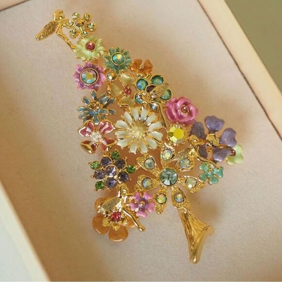 FLORAL CHRISTMAS TREE BROOCH - Picture 1 of 3